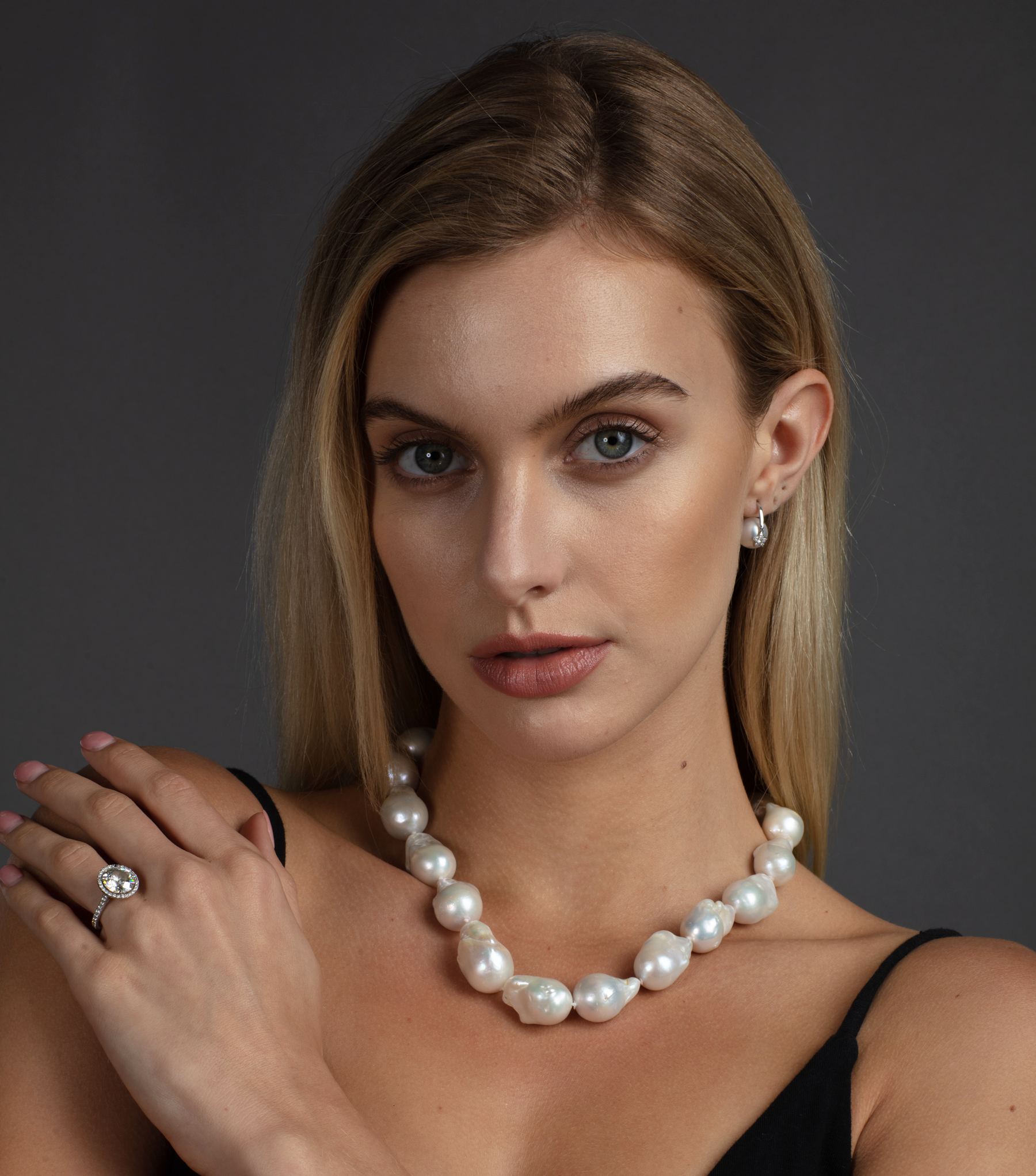 16 x 17mm White Freshwater Baroque 